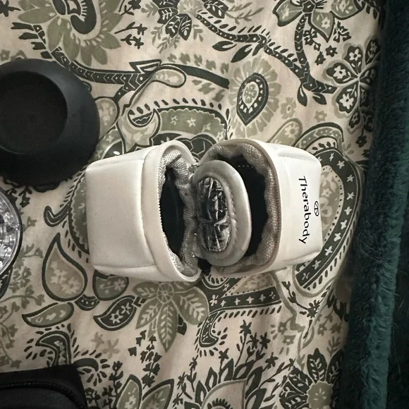 Therabody Black and Gold face device. Comes with original box. - Picture 5 of 7